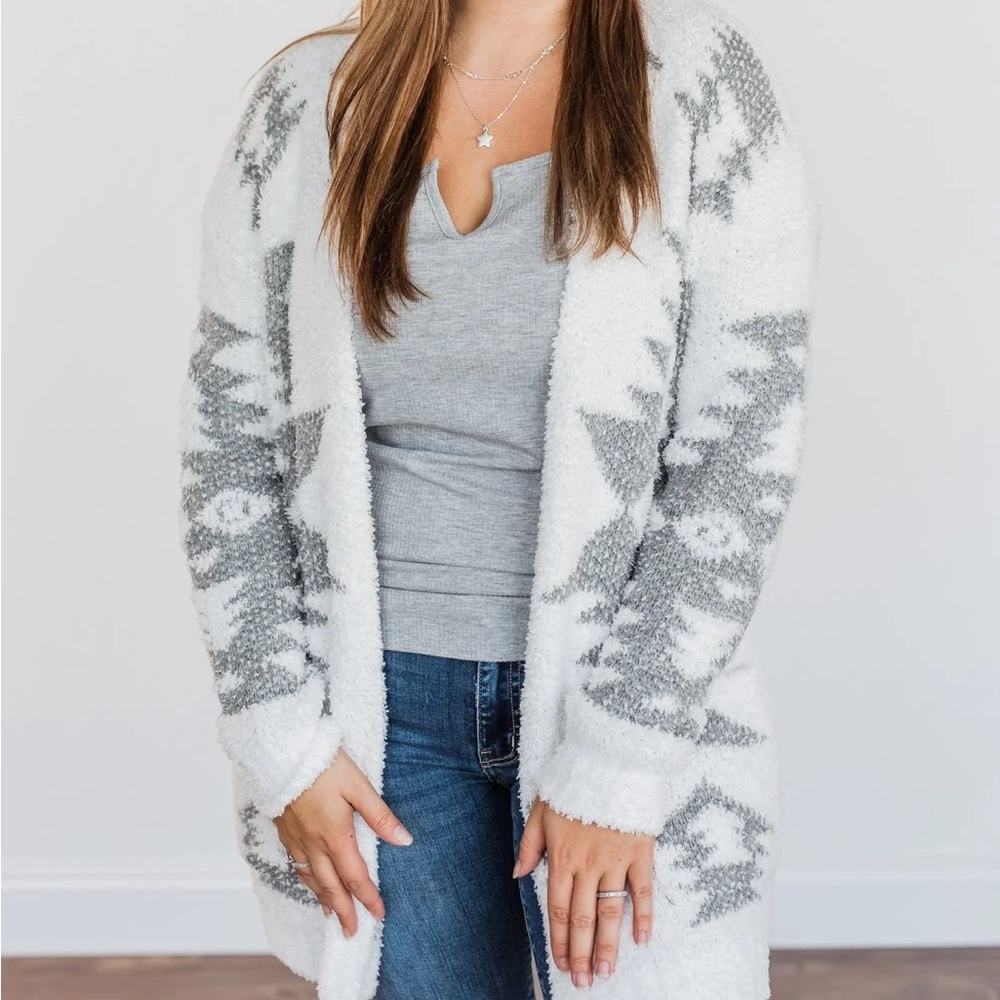 Pulse Boutique Blanket of Love Aztec Knit Cardigan - Size M, White/Gray - Picture 11 of 12
